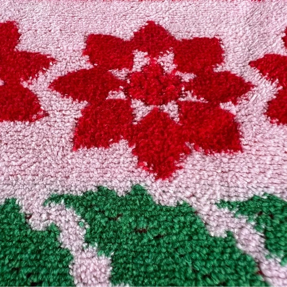 VTG Casa Fina by Saydah Christmas Holiday Hand Towels Santa Poinsettia Korea